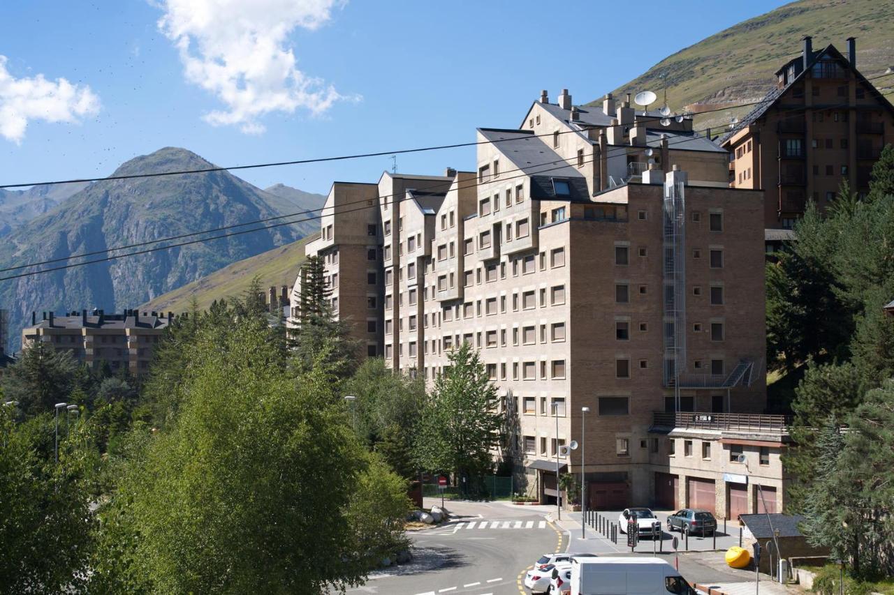 Apartamentos Solneu Baqueira Beret Esterno foto